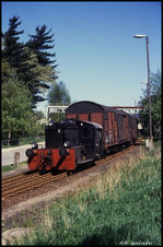110214 rangierte am 2.5.1990 am BÜ in Groß Olbersdorf.