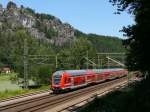 S-Bahn Line S1 nach Meien zwischen Kurort Rathen und Wehlen vor dem Felsmassiv der Bastei; 17.06.2011  