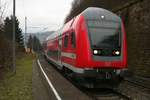 DABpbzfa 767.2 mit Schublok 146 014 der S-Bahn Dresden (DB Regio Südost) als S 31734 (S1) von Bad Schandau nach Meißen Triebischtal erreicht den Hp Obervogelgesang auf der Bahnstrecke Děčín–Dresden-Neustadt (KBS 241.1 | Elbtalstrecke). [16.12.2017 | 12:30 Uhr]