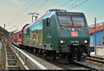 146 010, mit Werbung für das Sächsische Staatsweingut GmbH Schloss Wackerbarth, der S-Bahn Dresden (DB Regio Südost) als S 31737 (S1) von Meißen Triebischtal nach Schöna fährt in Stadt Wehlen auf der Bahnstrecke Děčín–Dresden-Neustadt (Elbtalbahn | KBS 247).
Aufgenommen im Gegenlicht.
[8.12.2018 | 14:01 Uhr]