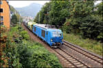 Vectron 248045 kommt hier am 4.10.2026 um 11.58 Uhr mit einem Ganzzug in Richtung Tschechien durch den Bahnhof K�nigstein an der Elbe.