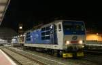 Abend auf dem Dresdner Hbf. Aufnahme der neu aufgearbeiteten 371 002
mit Namen  Jozin  am 20.02.2010