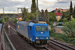 185 520-4 fährt am 7.9.2015 in Pirna vorüber.