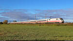 Noch ganz klassisch zwölfteilig und ohne Redesign unterwegs: 401 007-0 (Tz 107  Plattling ) bei Hohenthurm.