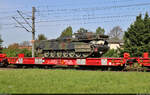 Sechsachsiger Flachwagen mit der Bezeichnung  Sagmms  (31 80 4808 062-2 D-DB), beladen mit einem Panzer der Bundeswehr und gezogen von 185 059-3 durch Brehna Richtung Bitterfeld.