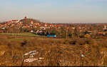 Etwas verloren und dennoch sehr gefällig wirkt die  Blue Lady  alias 233 450-6 (07-450 | 232 450-7 | 132 450-8), als sie solo am Steinbruch von Landsberg (Saalekreis) solo Richtung Halle (Saale)