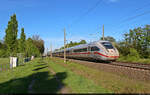 812 056-0 (Tz 9456) passiert den Sportplatz von Hohenthurm.

🧰 DB Fernverkehr
🚝 ICE 709 (Linie 18) Hamburg-Altona–M�nchen Hbf [+80]
🕓 1.5.2025 | 18:09 Uhr