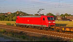 Der G�terverkehr war am Abend des zweitl�ngsten Tages im Jahr sehr sp�rlich. Wenn was kam, dann aus der falschen Richtung.
Hier also 185 169-0 mit gemischter Ladung bei Landsberg (Saalekreis) Richtung Bitterfeld.

🧰 DB Cargo
🕓 20. ...