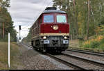 232 004-2 (132 004-3) der LEG Leipziger Eisenbahnverkehrsgesellschaft mbH als Tfzf durchfährt den Hp Wahlitz auf der Bahnstrecke Biederitz–Trebnitz (KBS 254) Richtung Biederitz.
Aufgenommen am Ende des Bahnsteigs 2.
[17.10.2019 | 16:17 Uhr]