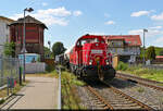Nahgüterzug von Blankenburg Nord nach Magdeburg-Rothensee durchfährt mit 261 049-1 (Voith Gravita 10 BB) den Bahnhof Oschersleben(Bode) auf Gleis 2.
Gruß zurück an den Tf!

🧰 DB Cargo
🕓 8.8.2022 | 14:40 Uhr
