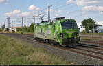 192 034-7 (Siemens Smartron) ist in Niemberg ohne Anhang, aber mit Ökostrom unterwegs Richtung Halle (Saale).