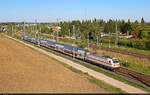 Immer kurz vor um kommt es aus Richtung Magdeburg Hbf zweist�ckig und wei� – diesmal mit 146 558-2 am Birkhahnweg in Halle (Saale).

🧰 DB Fernverkehr
🚝 IC 2239 'Warnow' (Linie 57) Warnem�nde–Leipzig Hbf
🕓 19.8. ...
