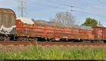 [Reupload]

Blick auf einen vierachsigen Flachwagen mit Seitenborden der Gattung  Rens<sup>2</sup>  (35 68 3988 868-8 D-AAEC), beladen mit Absetzmulden der AWILOG-Transport GmbH aus Oberriexingen, der in einem gemischten Gz mit 152 007-1 (Siemens ES64F) an der Leipziger Chaussee (B 6) in Halle (Saale) Richtung Leipzig fährt.

Nachtrag: Auf Hinweis von unserem Kategorien-Admin Frank hat der Wagen den Ländercode  68 , also für Afghanistan. Laut Anschrift ist er aber in Deutschland beheimatet. Weiß darüber jemand zufällig mehr?
 
🧰 VTG AG
🚩 Bahnstrecke Magdeburg–Leipzig (KBS 340)
🕓 9.5.2021 | 18:50 Uhr