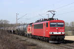 155 183-7 am 25.03.1017  9:41 nördlich von Salzderhelden am BÜ 75,1 mit Kesselwagen in Richtung Hannover