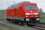 DB 245 025  am 03.05.16  16:23 nördlich von Salzderhelden am BÜ 75,1 in Richtung Hannover