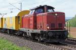 NeSA  V100 2335 nördlich von Salzderhelden am 08.05.15  12:58 in Richtung Kreiensen