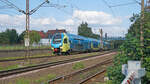 Ein RE70 nach Bielefeld Hbf kurz vor der Einfahrt in den Bahnhof Bückeburg.