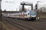 Hier zu sehen, eine ET 3427 077 mit einen Weiteren 3427 fährt hier gerade aus den Bahnhof Wunstorf raus.
Aufnahme Ort: Wunstorf
Kamera: SONY a6000