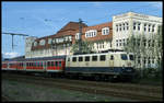 141326 erreicht hier mit einem RB aus Osnabrück kommend am 29.04.2001 um 12.04 Uhr den Bahnhof Melle.
