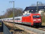 101 033 mit IC 145 Amsterdam - Berlin in Rheine, 26.03.2022