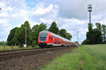 Ein RE1 rollt von Bremen kommend in Richtung Hannover und erreicht in Kürze Verden(Aller). (27.05.2022)