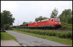 152104-6 mit 152003-0 im Schlepp ist hier in Hasbergen am 20.6.2019 um 8.51 Uhr mit einem Güterzug in Richtung Osnabrück unterwegs.