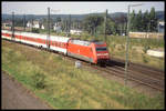 101126 kommt hier am 3.9.2004 mit einem Schlafwagen Zug durch den Bahnhof Lengerich in Richtung Münster.