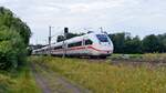 DB Fernverkehr Tz 9015 (412 015) als ICE Sprinter 1038 Köln Hbf - Hamnburg-Altona (Hüde, 06.08.2021).