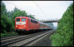 DB 141157-8 hat gerade Hasbergen verlassen und fährt hier am 11.5.2003 um 07.40 Uhr mit dem RB aus Münster dem Zielbahnhof Osnabrück entgegen.