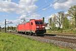 Solo ist hier die DB 185311-8 auf der Rollbahn am Stadtrand von Lengerich am 7.5.2021 um 16.09 Uhr in Richtung Münster unterwegs.