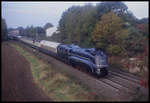 Die vollverkleidete 01 1102 kam am 16.10.2004 auf dem Weg nach Hamburg mit einem Sonderzug um 10.10 Uhr über die Rollbahn bei Hasbergen.
