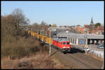 Nach einem kurzen Halt im Bahnhof Hasbergen fährt hier am 8.3.2021 um 9.21 Uhr die Ludmilla der SEL 234278-0 mit einem Leerwagenpark weiter nach Osnabrück.