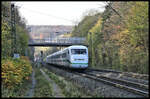 Ein ICE 2 hat hier am 12.11.2021 um 12.11 Uhr gerade den Lengericher Tunnel durchfahren und ist nun auf dem Weg zum nächsten Halt in Osnabrück.