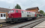 216 158-6 der Weser-Ems Eisenbahn Gmbh bei einem kurzen Zwischenhalt auf einem Nebengleis am Bahnhof Bohmte (LK Osnabrück) am 29.
