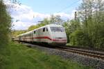 Nur noch wenige Lok bespannte IC sind noch auf der Rollbahn unterwegs.