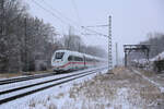 ICE nach Brig rauscht hier auf der Rollbahn in Form des Triebzugs 9490 am 26.1.2026 um 11.02 Uhr durch Natrup-Hagen.