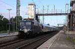 Mit dem Sonderzug 21300 nach L�beck am Haken kommt hier die im Privatbesitz befindliche 110350-6 am 22.08.2026 um 08.38 Uhr durch den Bahnhof Hasbergen.