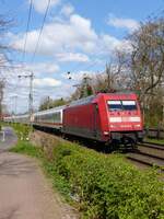 101 040 mit IC Norddeich=Mole - Köln kurz vor Rheine, 18.04.15