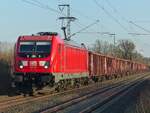 187 127 mit Leerzug zum Stahlwerk Benteler in Lingen=Hanekenfähr in der Nähe der ehemaligen Blockstelle  Deves zwischen Rheine und Salzbergen, 03.03.2026