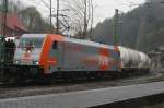 ... Dazu traf um 12.00 Uhr ein Sonderzug bestehend aus den hvle 185 640 und 185 641 sowie dre Kalkkesselwagen der Fels Werke in R�beland ein und wurde von viel Prominenz begr��t. ...