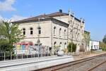 Blick auf das ehemalige Empfangsgebäude der Herzoglich Braunschweigischen Staatseisenbahn in Holzminden.