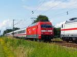 101 121 trifft bei Emsdetten mit IC Amsterdam - Berlin (umgeleitet) auf 147 577, 20.07.2023.