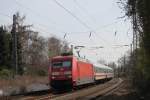 101 079-2 zog am 12.04.2015 den IC 2009 nach Köln und konnte hier zwischen Essen-Altenessen und Essen-Bergeborbeck aufgenommen werden.