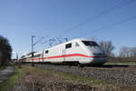 401 057 mit dem Taufnamen  Landshut  auf dem Weg von der Rheinmetropole Köln in die Hansestadt Hamburg bei der Durchfahrt in Sythen.