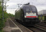 182 525-6  von MRCE/NIAG kommt als Lokzug aus Duisburg-Hbf(D) nach Moers(Gbf)(D) und kommt aus Richtung Duisburg-Hochfeld-Süd und fährt durch Duisburg-Rheinhausen-Ost in Richtung Krefeld.