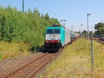 Hier mal wieder ein etwas älteres Bild aus Viersen.
Es entstand am 23.8.2012 als die COBRA 2822 mit einem Containerzug 
aus dem Rangierbahnhof auf Gleis 5 in Richtung Duisburg abfuhr.