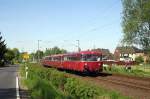 Bei Dortmund Aplerbeck sind 796 690 mit 996 299 und 309 sowie 796 760 am 10.05.2015 auf dem Weg nach Binolen im Hönnetal.