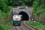 218 460 verlässt soeben den Schwerter Tunnel in Richtung Schwerte.