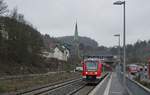 620 510 verlässt am 07.01.2021 Brügge (Westfalen) in Richtung Köln Hansaring, im Hintergrund der aus Dortmund gekommene 648 104, der gleich nach Lüdenscheid weiterfahren wird