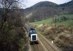 Bei Hagen Delstern war 212 307 am 10.04.1986 mit ihren Nahverkehrszug nach Lüdenscheid unterwegs.